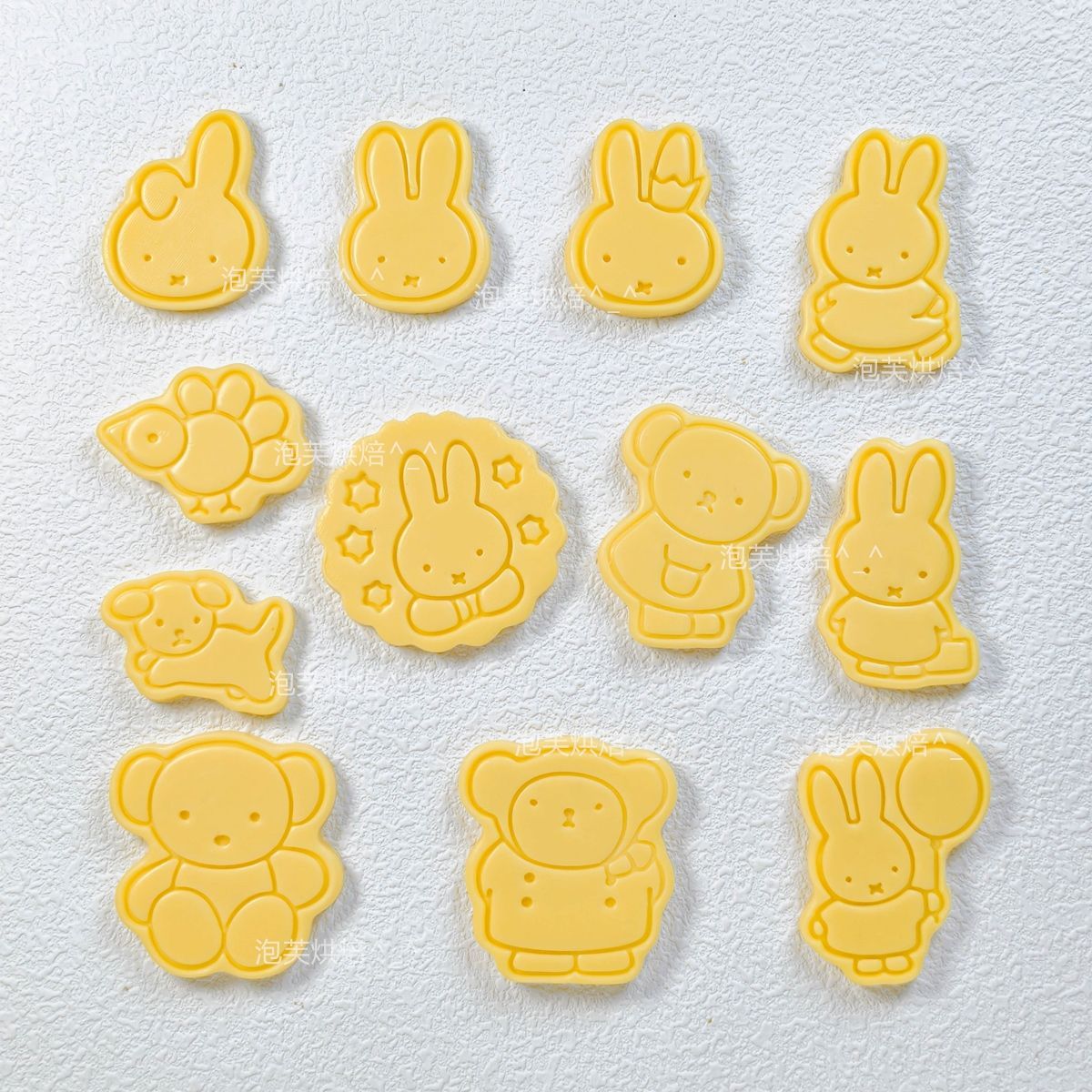 Kitchen Baking Items - Cute 3D Press Cookie Mold with