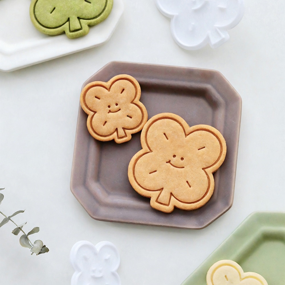 Lucky Four-Leaf Clover Cookie  - Kitchen Baking Items ulasan dan harga