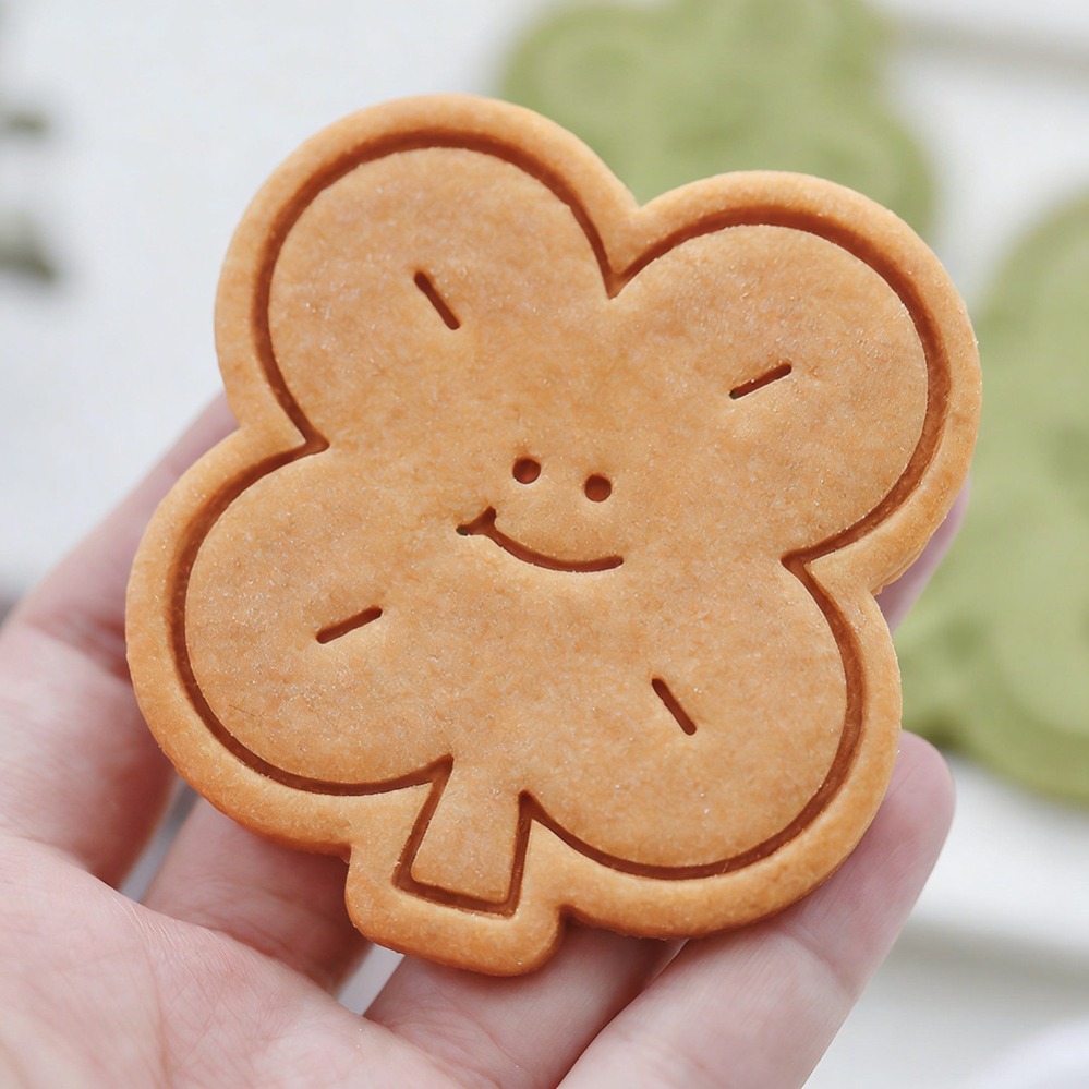 Lucky Four-Leaf Clover Cookie  - Kitchen Baking Items ulasan dan harga
